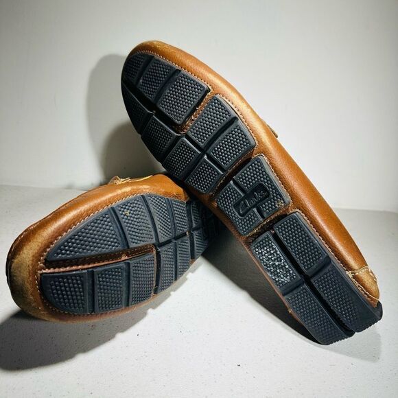 Clarks Mens Brown Leather Slip On Size 10.1/2 Loafer Mocs Driver Shoes - Picture 6 of 8